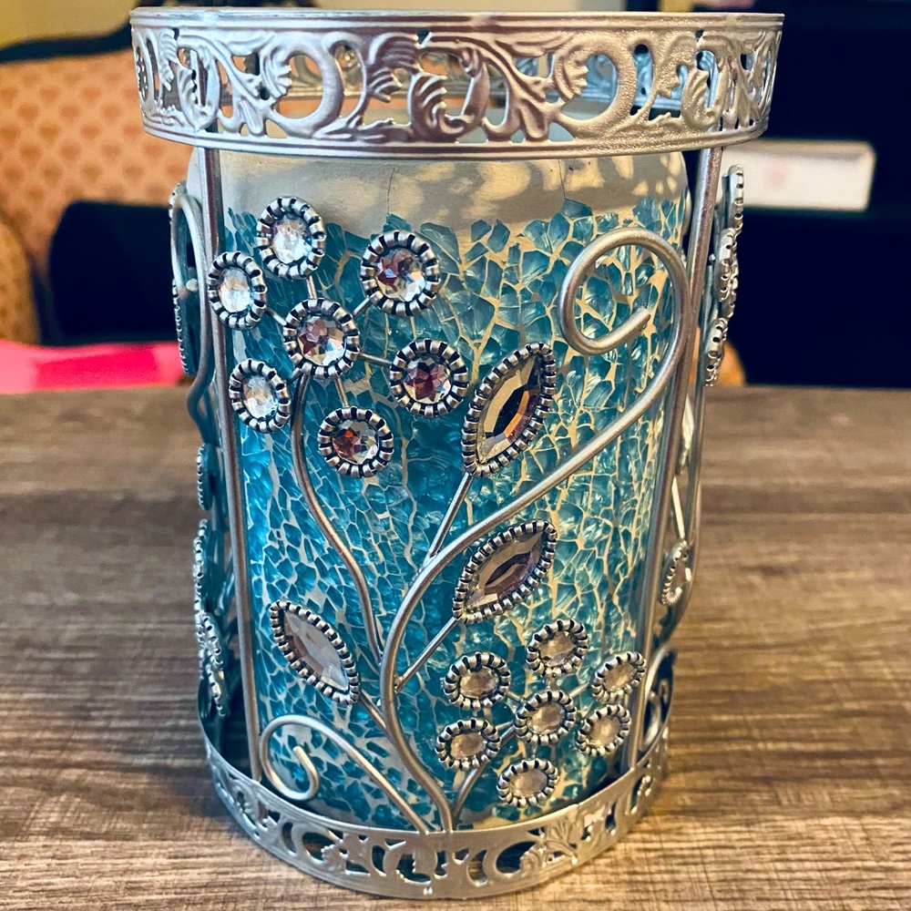 Brand new Pink Zebra accent shade !
